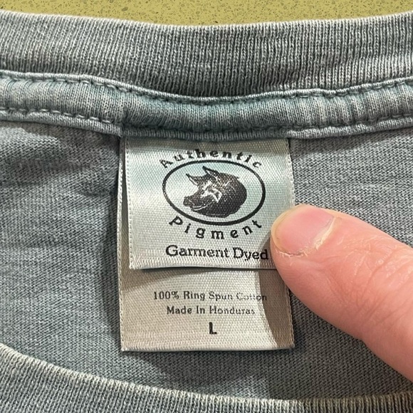 Vintage men’s Guitar art t shirt - Picture 8 of 8